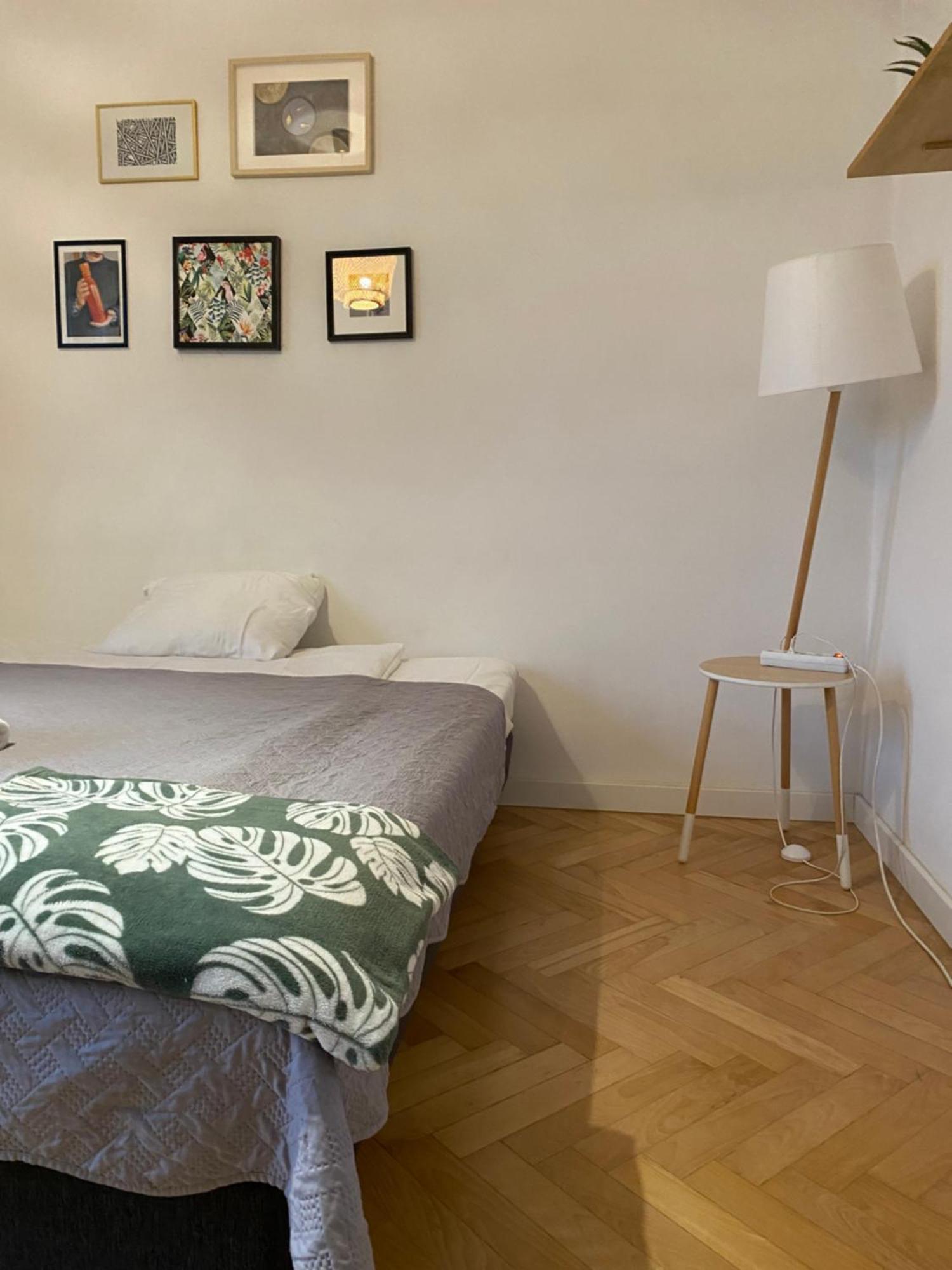 Slow Life Apartment Next To Metro Station Варшава Экстерьер фото