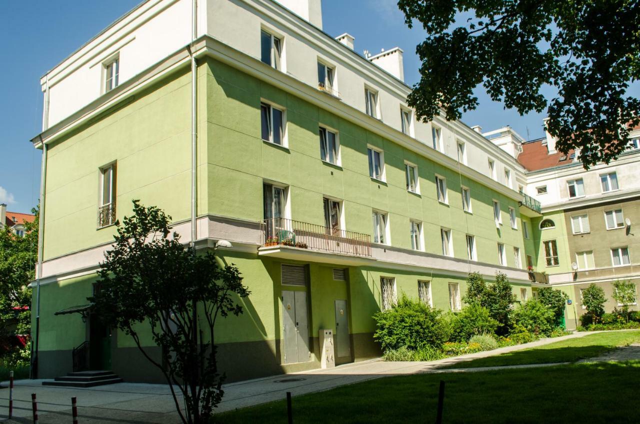 Slow Life Apartment Next To Metro Station Варшава Экстерьер фото